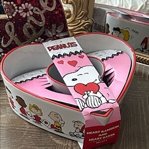 NEW! Valentine’s Day Peanuts Snoopy Heart Ceramic Baker & Ramekin Set